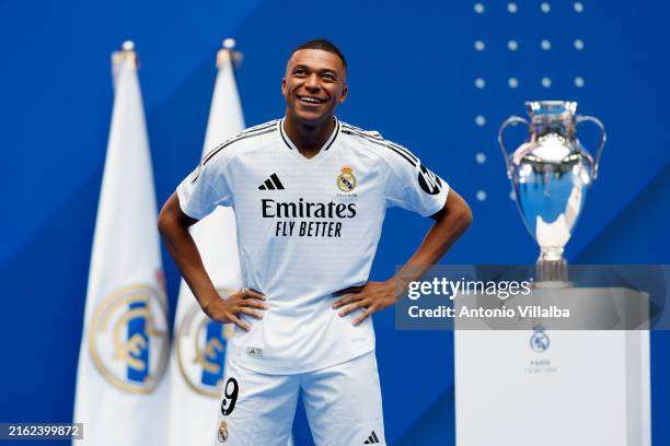 BKylian Mbappé was officially presented at Real Madrid